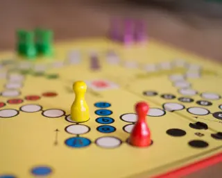 Gesellschaftsspiele für gemütliche Herbstabende