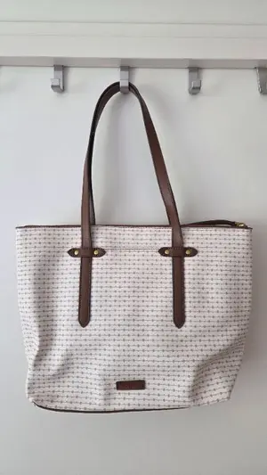 FOSSIL Shopper