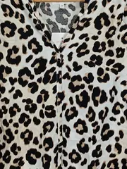 Vorschaubild 3 von Damen Bluse Leopardenmuster Gr. 40/L Viskose Beige Animal-Print