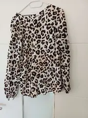 Vorschaubild 2 von Damen Bluse Leopardenmuster Gr. 40/L Viskose Beige Animal-Print