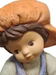Vorschaubild 2 von Nina & Marco Figur Junge mit Reifen Porzellan 14 cm Dekofigur