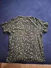 Vorschaubild 2 von Damen T-Shirt Gr. S Leoparden Muster Oliv Grün Baumwolle