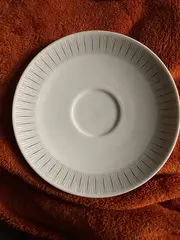 Vorschaubild 3 von Thomas Porzellan Unterteller weiß gestreift 15 cm minimalistisch