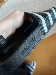 Vorschaubild 3 von Originals Adilette Pantoletten Badeschuhe Schwarz Gr. 8 (EU 42)