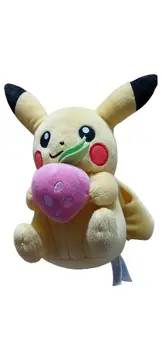 Vorschaubild 1 von Pokemon Pikachu Plüschtier mit Beere Kuscheltier 26cm Gelb