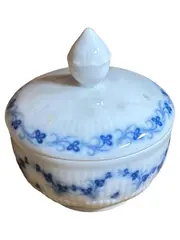 Vorschaubild 1 von Dekodose Rund Klassisch Weiß Blumen Florales Muster 6cm