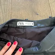Vorschaubild 3 von Damen Minirock 34 Schwarz Kunstleder Falten Modern