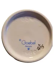 Vorschaubild 2 von Junge mit Apfel Porzellan Dekofigur Kind Mehrfarbig 11 cm