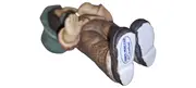 Vorschaubild 2 von Porzellan Dekofigur Junge mit Hut Schleife Mehrfarbig 10cm