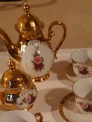 Vorschaubild 2 von Royal Porzellan KPM Kaffeeservice Gold Rosen 15tlg 6 Pers. Luxus