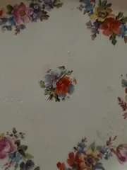 Vorschaubild 2 von Platzteller Klassisch Weiß Porzellan Blumenmuster Lochrand 20cm