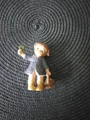 Vorschaubild 2 von Mädchen Figur Keramik 8 cm Grau Nostalgisch Dekofigur Alltag