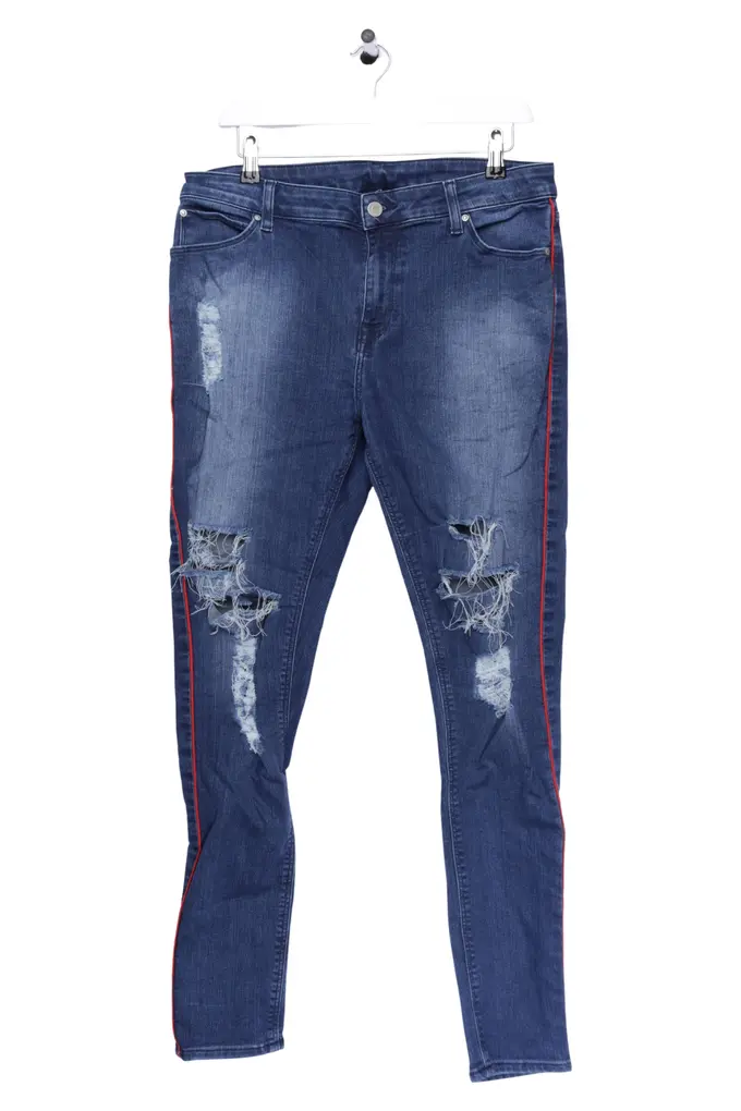 ASOS Destroyed Jeans Bild 1