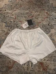 Vorschaubild 4 von Damen Schlafshorts Satin Look Weiß Gr. S Elegant Pyjama