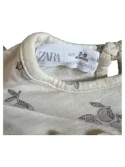 Vorschaubild 4 von Baby Mädchen Langarmshirt Gr. 68 Beige Kirschenmuster Rüschen