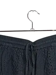 Vorschaubild 3 von Damen Shorts Gr. 40 Schwarz Lochstickerei Baumwolle