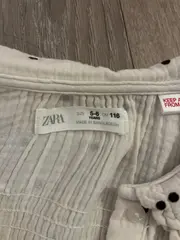 Vorschaubild 2 von Mädchen Bluse Gr. 116 Langarm Rüschenkragen Punkte Beige