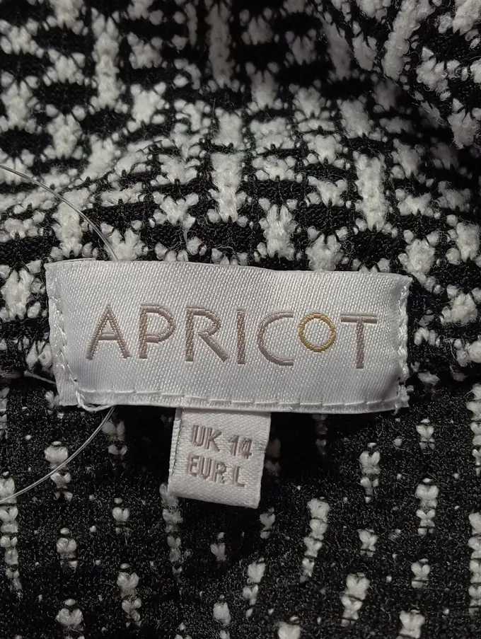 APRICOT Top Bild 3