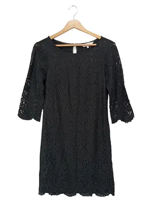 PART TWO Spitzenkleid