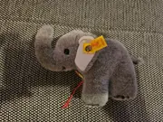 Vorschaubild 2 von Elefant Plüschtier Kuscheltier grau mit Knopf im Ohr 14 cm