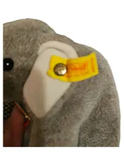 Vorschaubild 3 von Elefant Plüschtier Kuscheltier grau mit Knopf im Ohr 14 cm