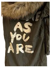 Vorschaubild 4 von Damen Parka Winterjacke Mantel Gr. 38 M Oliv Kapuze Fell Schriftzug