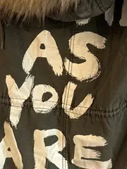 Vorschaubild 8 von Damen Parka Winterjacke Mantel Gr. 38 M Oliv Kapuze Fell Schriftzug