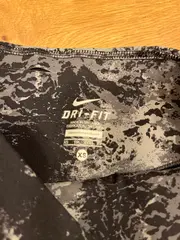Vorschaubild 2 von Dri-Fit Damen Leggings XS Grau Camouflage Sport Capri Hose