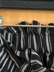 Vorschaubild 2 von Damen Shorts Ultra High-Rise M gestreift schwarz Viskose