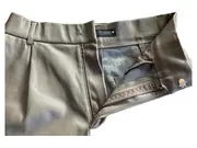 Vorschaubild 3 von Damen Kunstleder Shorts Beige Gr. XS Neu mit Etikett