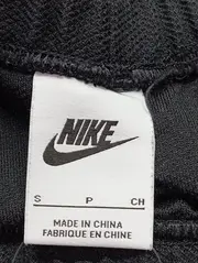Vorschaubild NIKE Sportrock 3