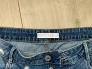 Vorschaubild 2 von Trafaluc Damen Jeans Shorts Gr. 40 Blau Blumenstickerei Destroyed