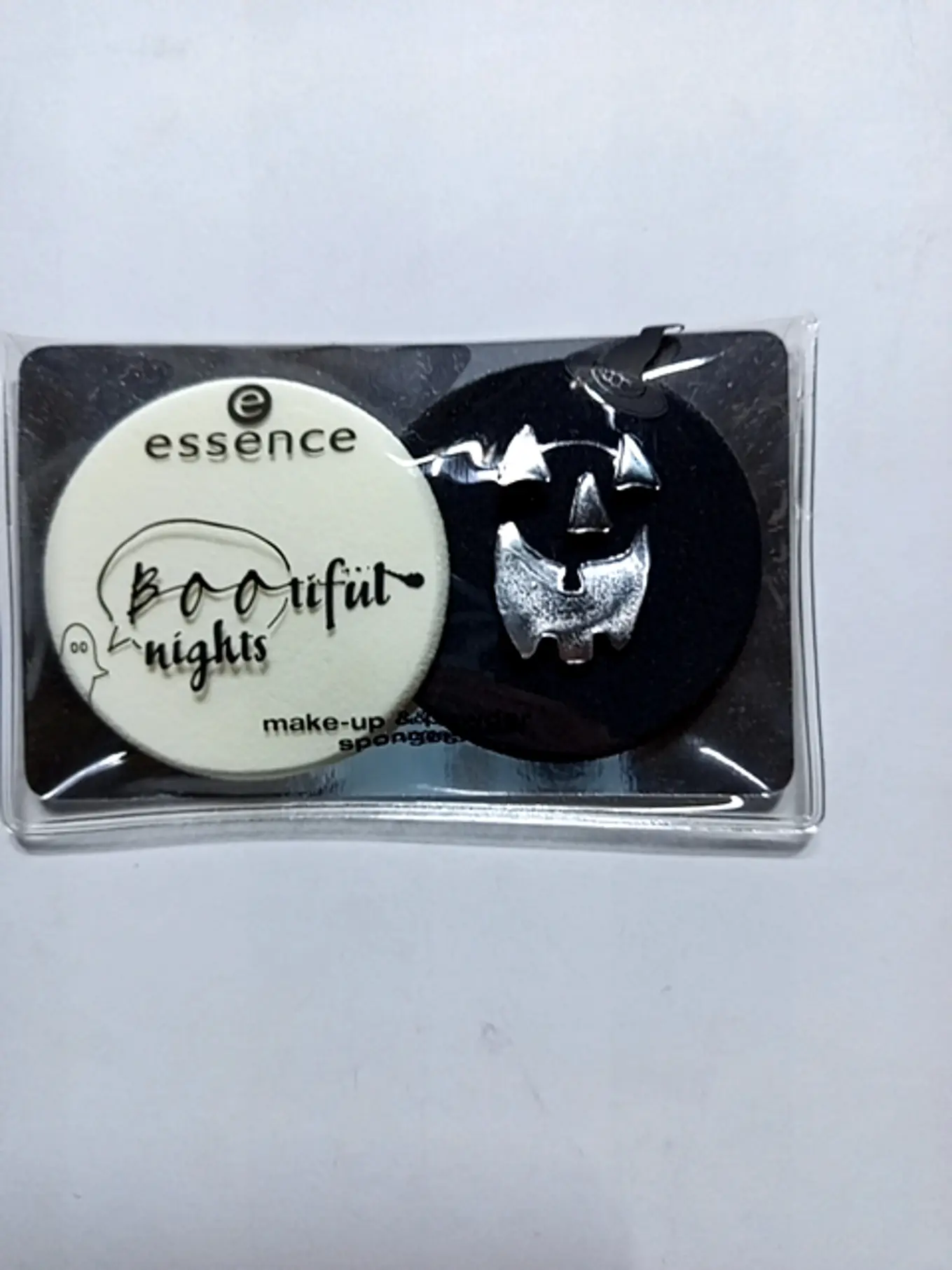 ESSENCE cosmetics Make Up Set Boo-tiful Nights Halloween Schwämmchen Mehrfarbig