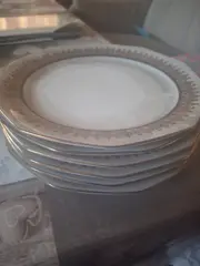 Vorschaubild 1 von Marktleuthen 6 Essteller Porzellan Goldrand Sechseckig Bavaria