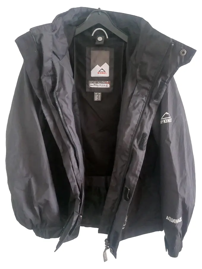 MCKINLEY Aquamax Kinder Regenjacke 140 Schwarz Outdoor Sportlich - Main Image