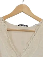 Vorschaubild 2 von Damen Bluse Langarm Spitze Cropped Beige Romantisch Gr. S