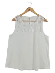 Vorschaubild 1 von Damen Top Weiß Lochmuster Feminin Gr. 44/XXL