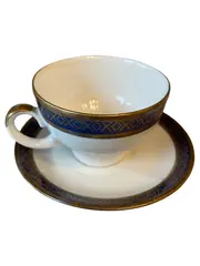 Vorschaubild 1 von Tasse mit Unterteller Klassisch Weiß M Keramik Goldrand Geometrisch