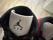 Vorschaubild 2 von Air Jordan 1 Mid Sneaker Damen Rot Schwarz Weiß Gr. 37,5
