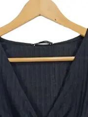 Vorschaubild 3 von Damen T-Shirt Schwarz Gr. 36/S Modisch Rippstrick V-Ausschnitt Knoten