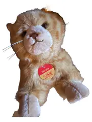 Vorschaubild 2 von Minka Katze Plüschtier Orange Getigert mit Knopf im Ohr