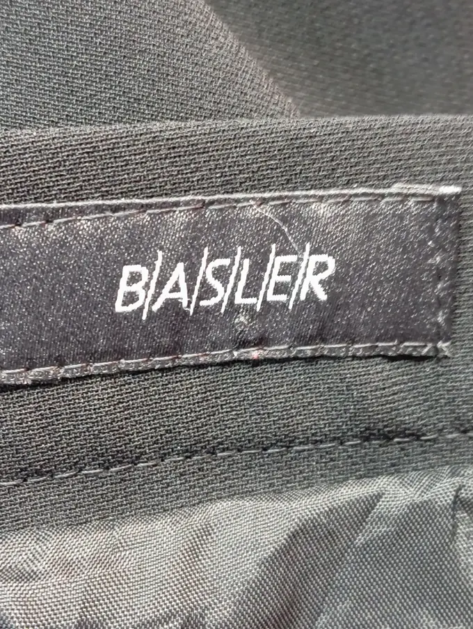 BASLER A-Linienrock Bild 3
