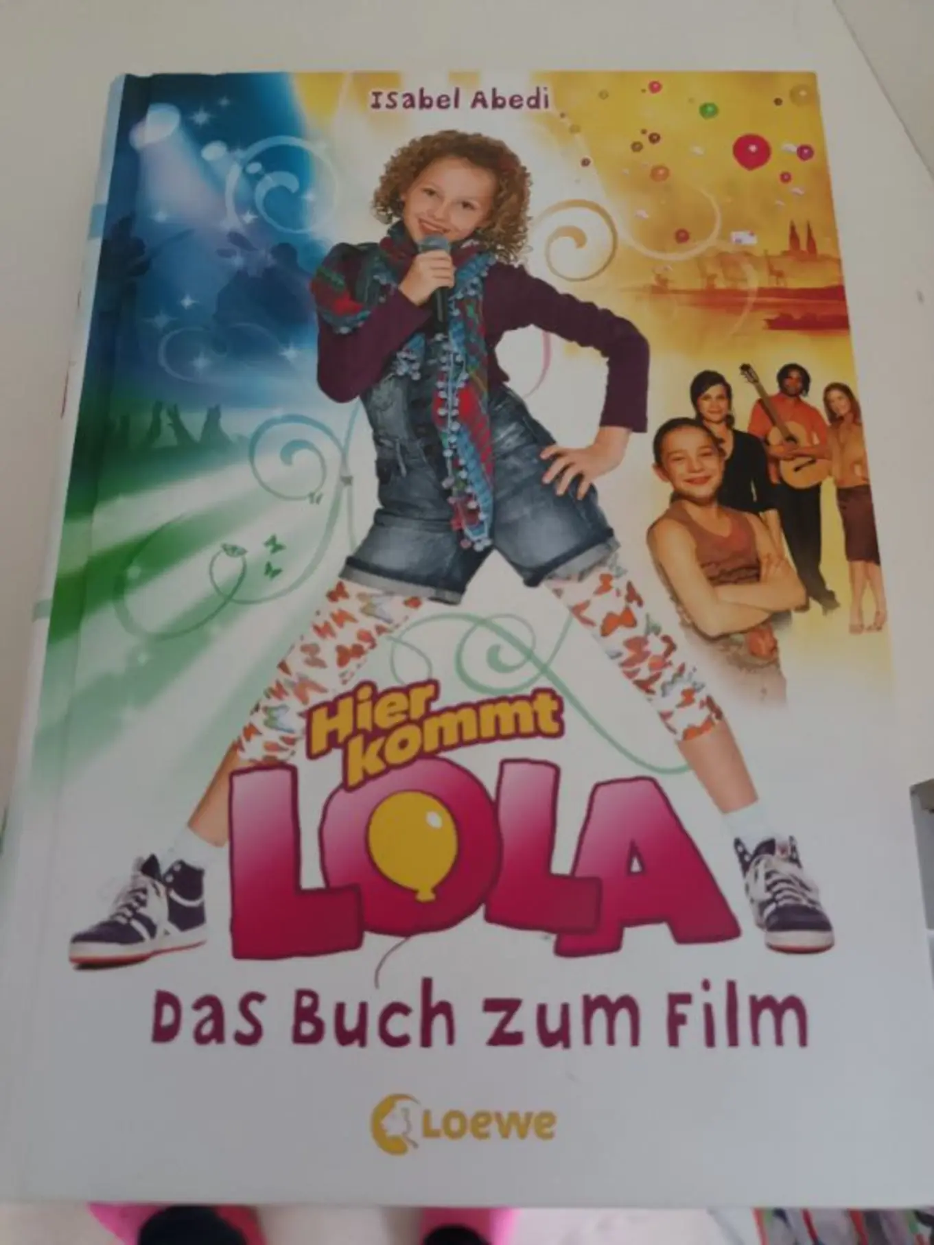 Hier kommt Lola! Buch zum Film Isabel Abedi Loewe Hardcover Jugendbuch