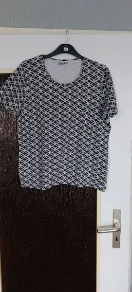 LEARA FASHION T-Shirt