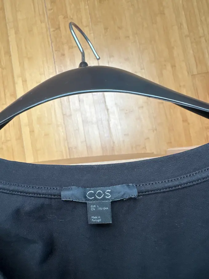 COS T-Shirt Bild 3