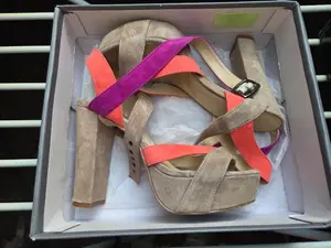 AKIRA Plateausandalen