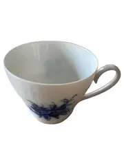 Vorschaubild 1 von Tasse mit Untertasse Klassisch Porzellan Mehrfarbig 200ml