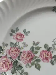 Vorschaubild 2 von KAISER Dorothea Essteller Porzellan Weiß Rosen Floralmuster 25 cm