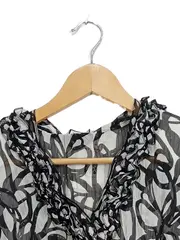 Vorschaubild 2 von Damen Bluse Gr. 38/M Schwarz Weiß Blumenmuster Rüschen