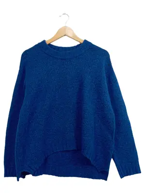 SOAKED IN LUXURY Pullover